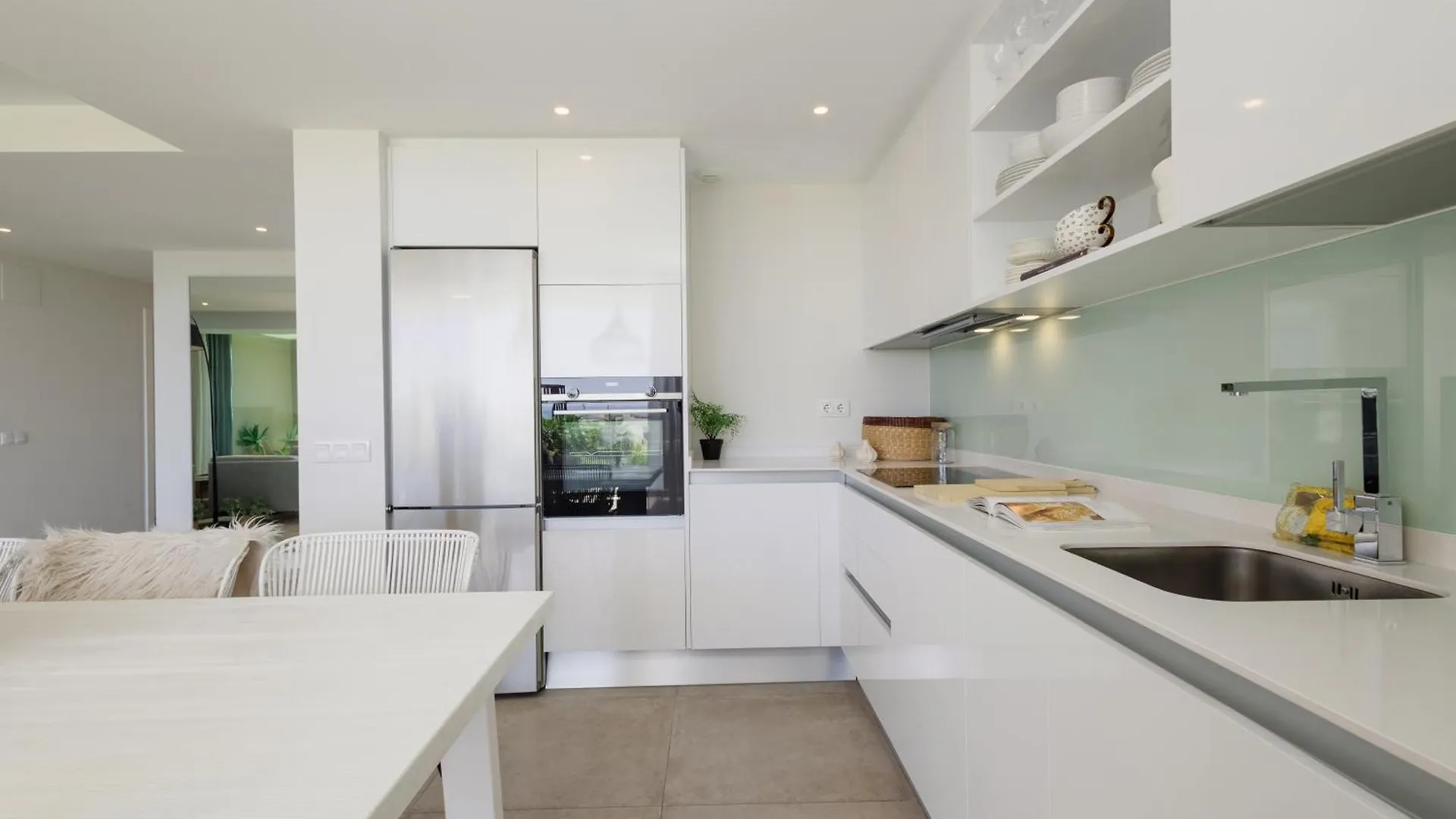 Luxury Holiday Apartment With 2 Bedrooms In Cancelada Estepona